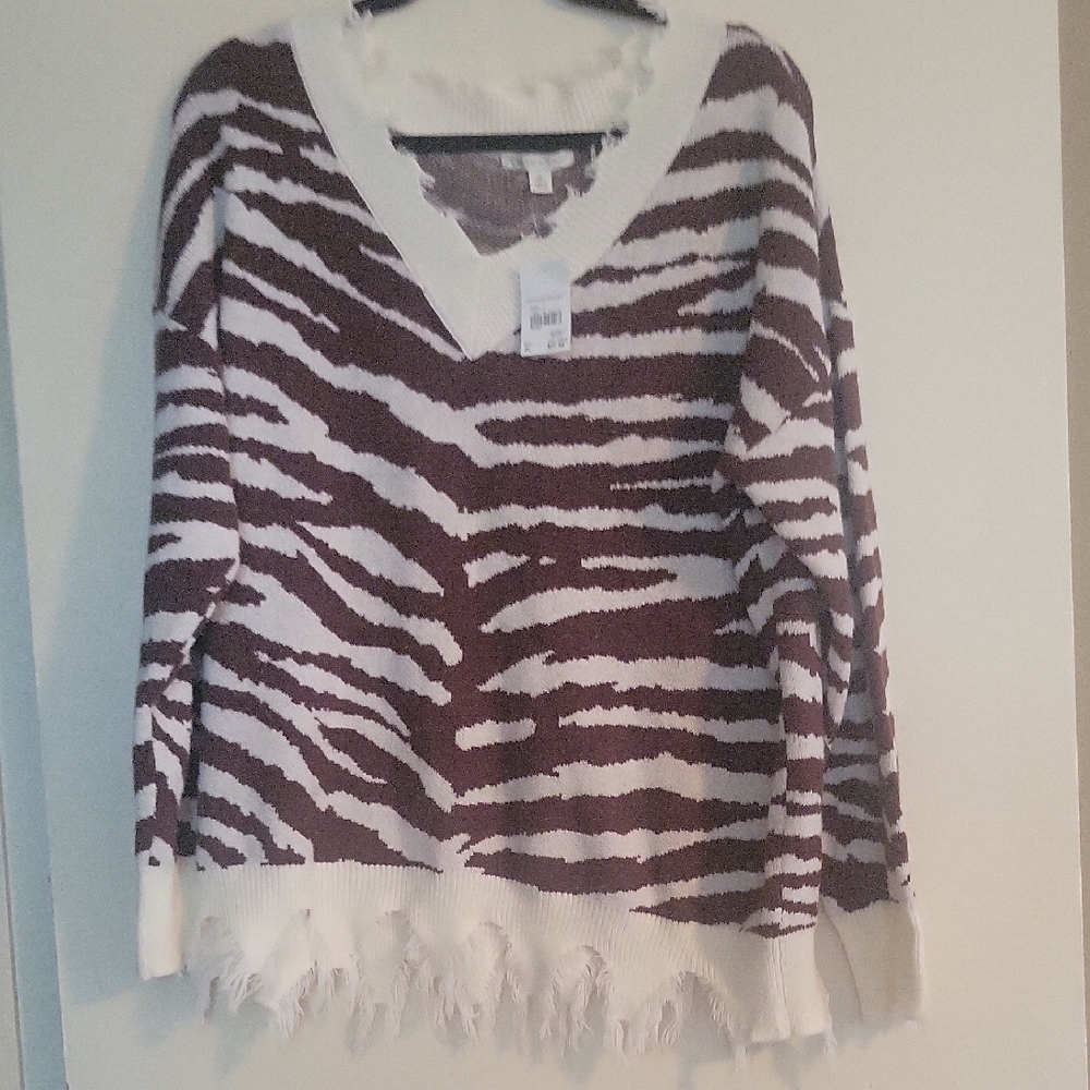Cato White and Brown V-Neck Sweater with Animal Print